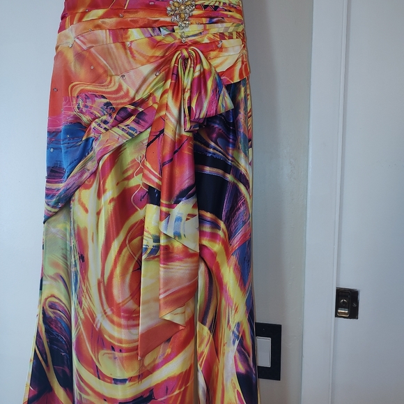 Multi color gown - Picture 6 of 11